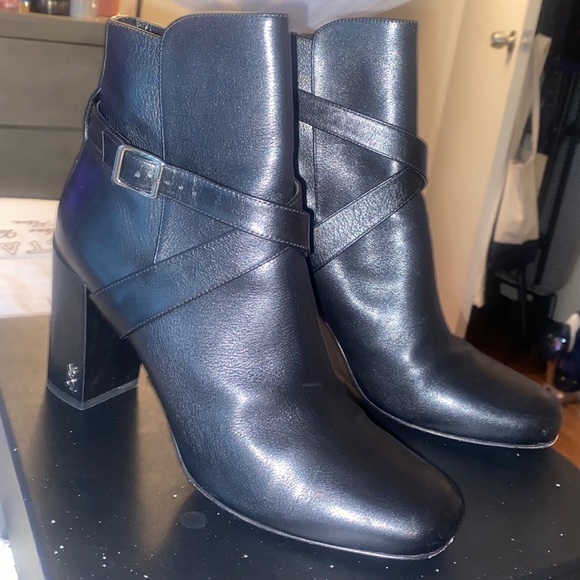 All black with sliver YS SMALL LOGO on each side of boot - Picture 1 of 5